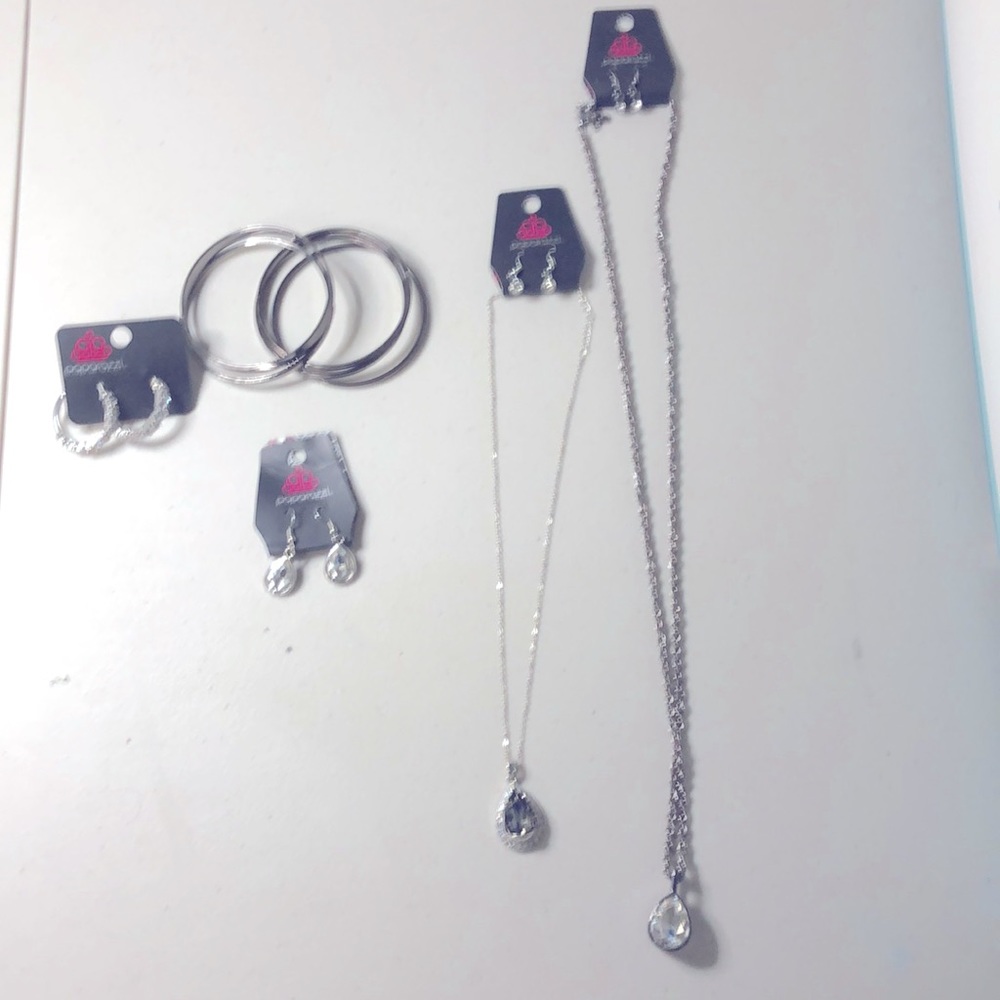 Beautiful New Papparazzi Jewelry Lot